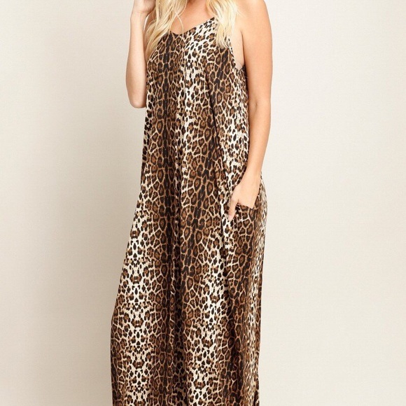 Dresses & Skirts - •SOLD• Leopard print maxi dress